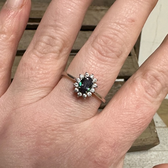 Bomb Party Jewelry - Bomb Party great shape size 11 mystic topaz green blue oval crystal 925 ring